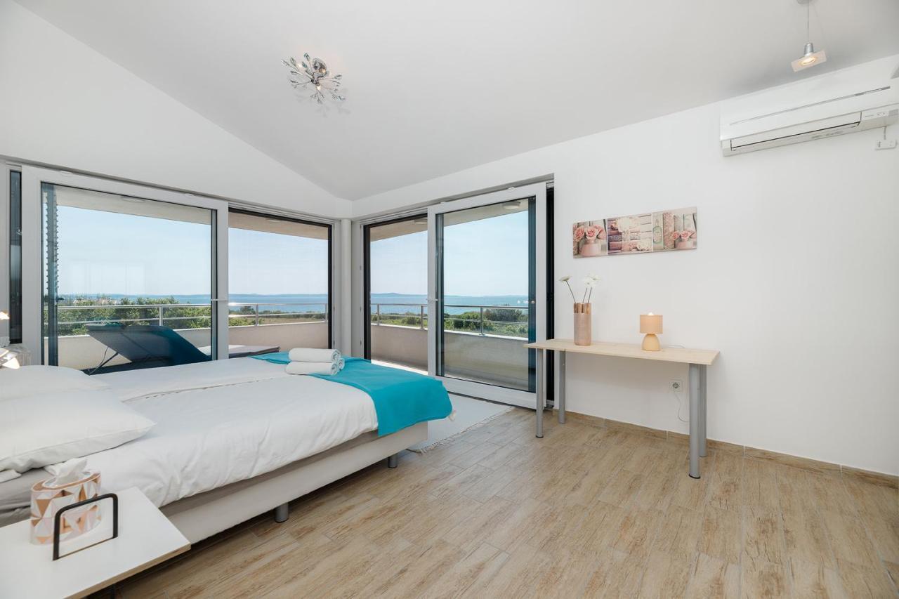 Malo Ferienvilla Privlaka, Pool, Boje, Wi-Fi, Wallbox Privlaka  Luaran gambar
