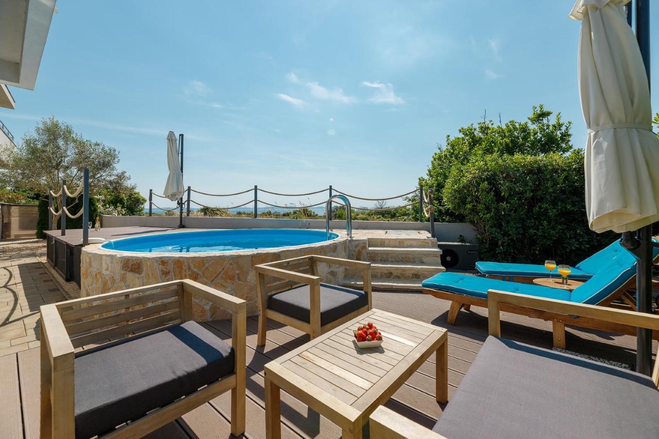 Malo Ferienvilla Privlaka, Pool, Boje, Wi-Fi, Wallbox Privlaka  Luaran gambar